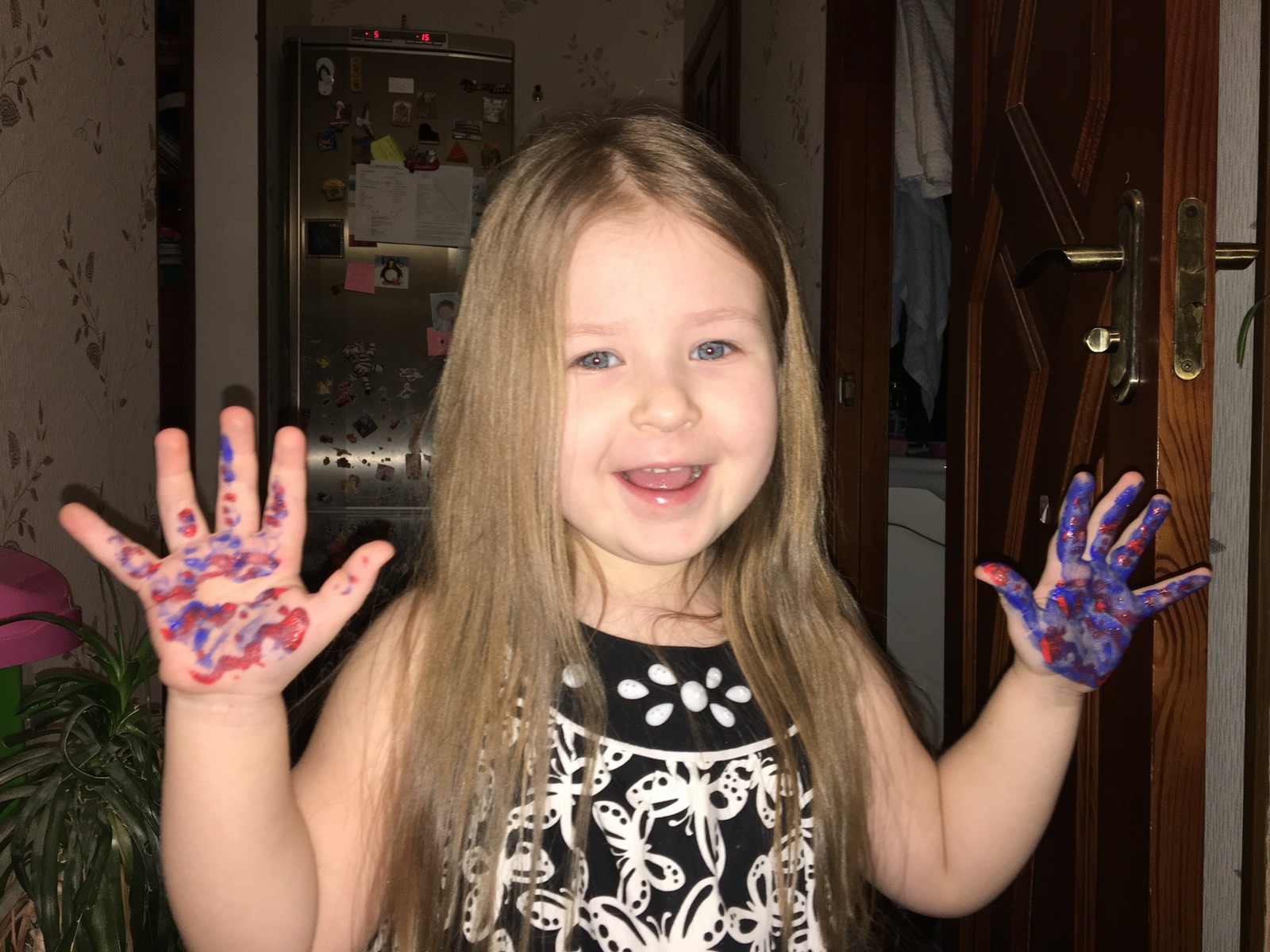 5-летняя дочь победителя шоу "Голос країни" поразила сеть своими рисунками